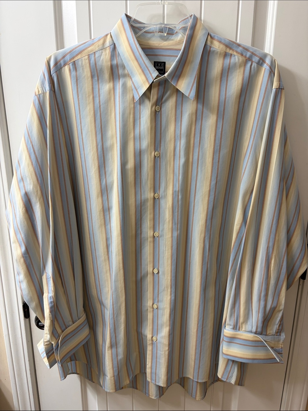 Ike Behar Men's Vertical Stripe Button-Down in Light Blue and Cream